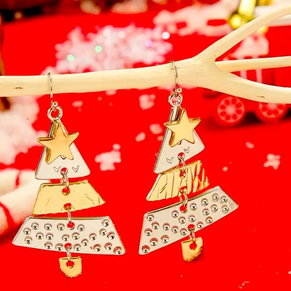 Christmas Tree Holiday Earrings - Picture 1 of 3